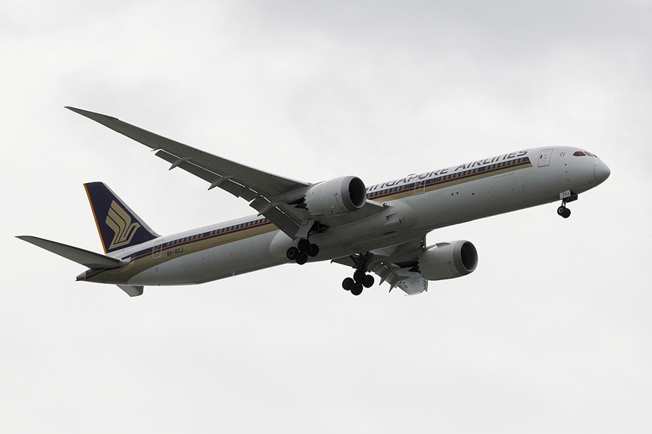 Hong Kong bars incoming Singapore Airlines flights over COVID-19 case 1
