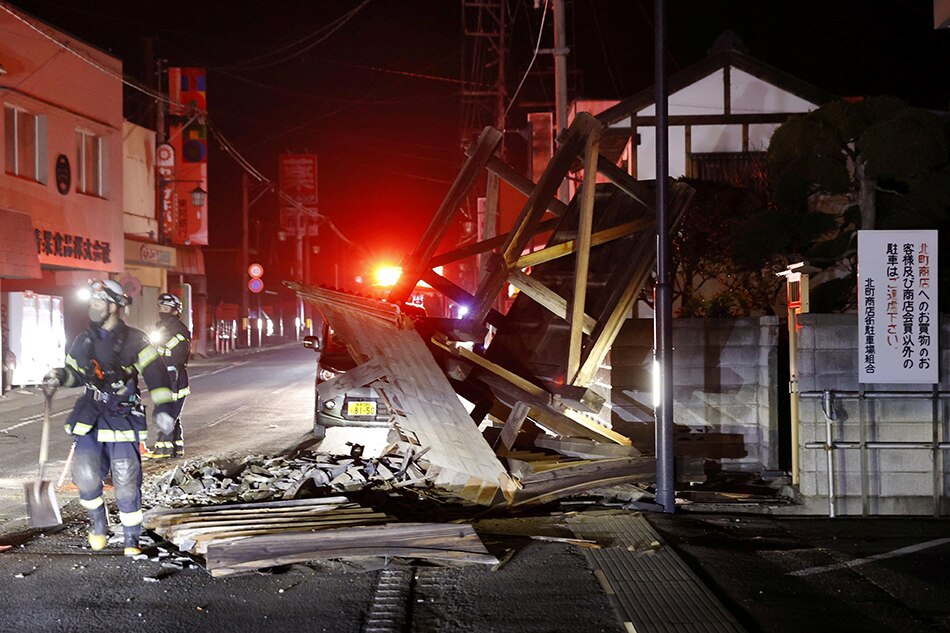 Japanese gov't scrambles for info as M7.3 quake leaves 100 ...