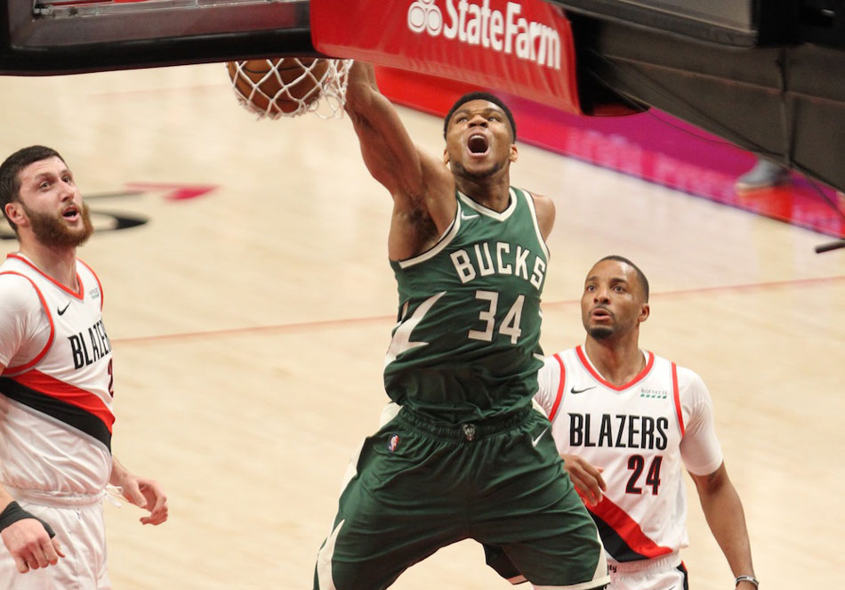 NBA: Giannis Antetokounmpo&#39;s huge night leads Bucks past Blazers 1