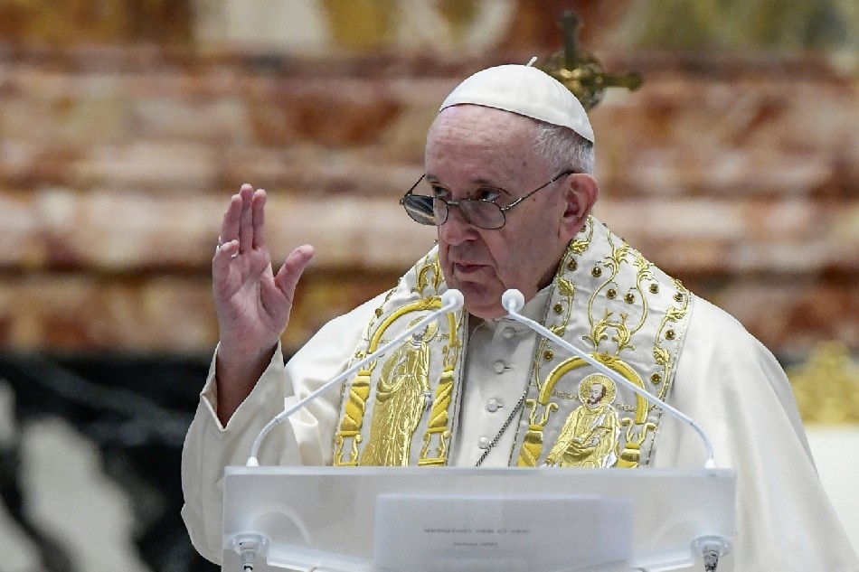 Pope urges vaccines for poor in Easter message 1