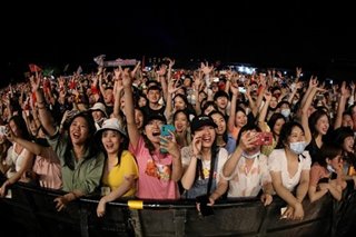 Thousands of revelers attend Wuhan music festival