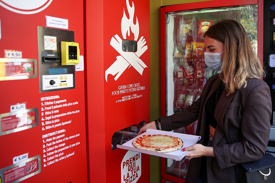 Fresh pizza vending machine prompts curiosity, horror in Rome 1