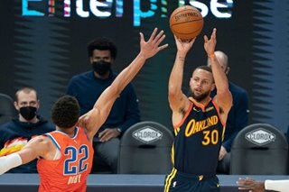 NBA: Warriors rout Thunder, rise to 8th in West