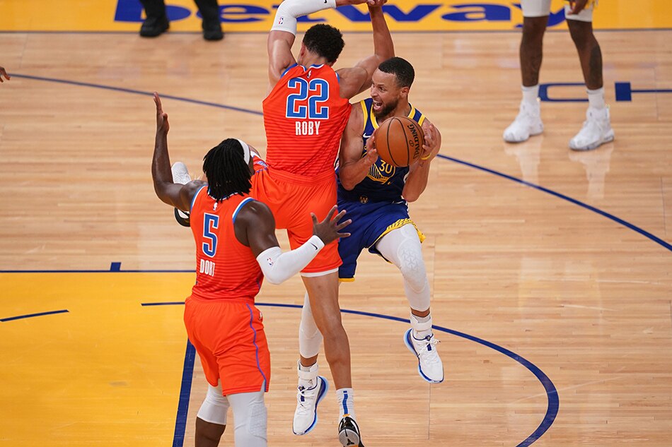 NBA: Stephen Curry scores 49 as Warriors rout Thunder 1