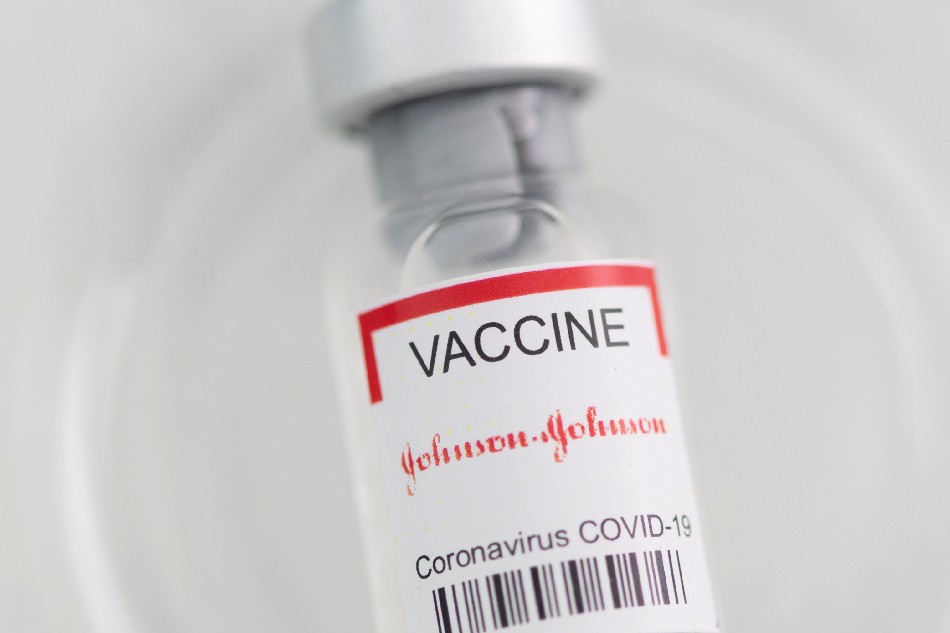 US CDC finds more clotting cases after J&amp;J vaccine, sees causal link 1