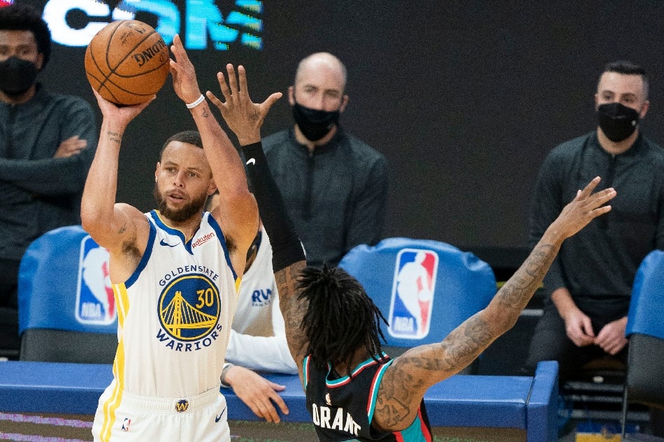 NBA: Steph Curry takes scoring crown, helps GSW clinch West No. 8 seed 1