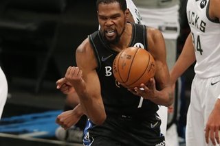 Durant hit with $25,000 fine for throwing ball in stands