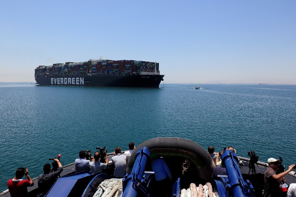 Record revenues flow from Suez despite megaship blockage 1