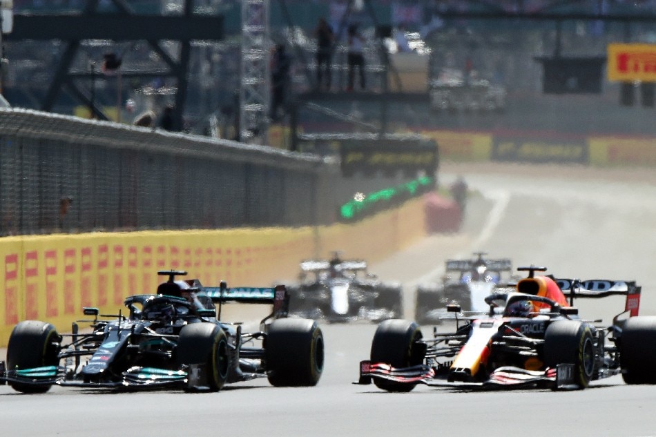 F1: Hamilton wins &#39;hollow&#39; British Grand Prix after Verstappen collision 1