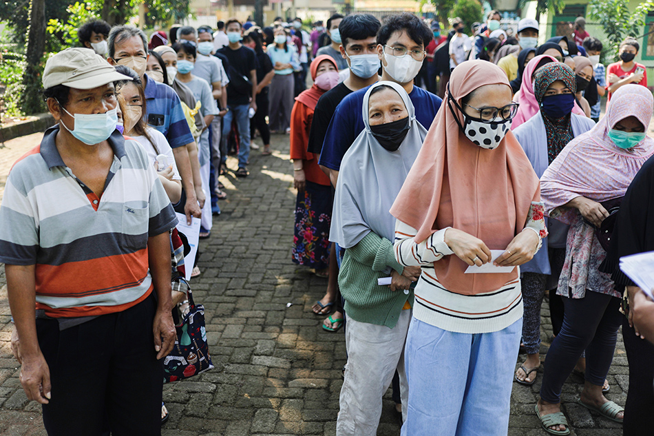 COVID-19 surge starting to ease in Indonesia capital, data shows 1