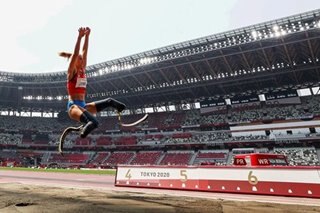 Dutch parathlete Fleur Jong jumps into history books