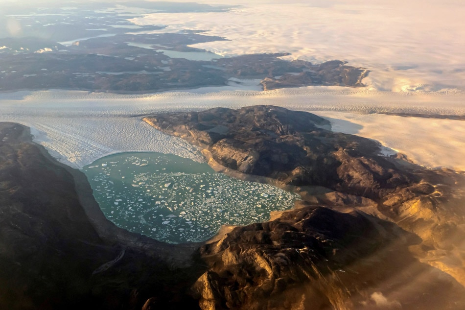Melting glaciers in Greenland observed