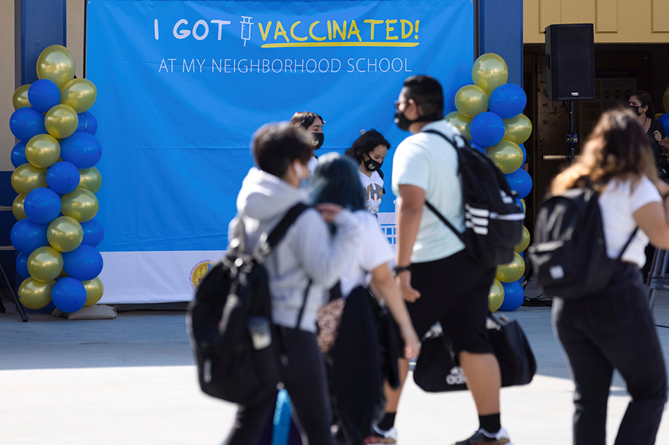 Mobile vaccination teams begin visiting every Los Angeles Unified middle and high school campus to deliver first and second doses of the coronavirus disease (COVID-19) vaccines as students return to in-person classes in Los Angeles, California, U.S., August 30, 2021. Mike Blake, Reuters