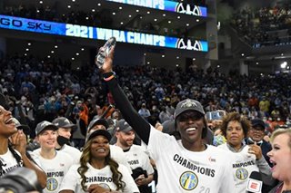 Big fourth quarter leads Sky over Mercury for first WNBA title