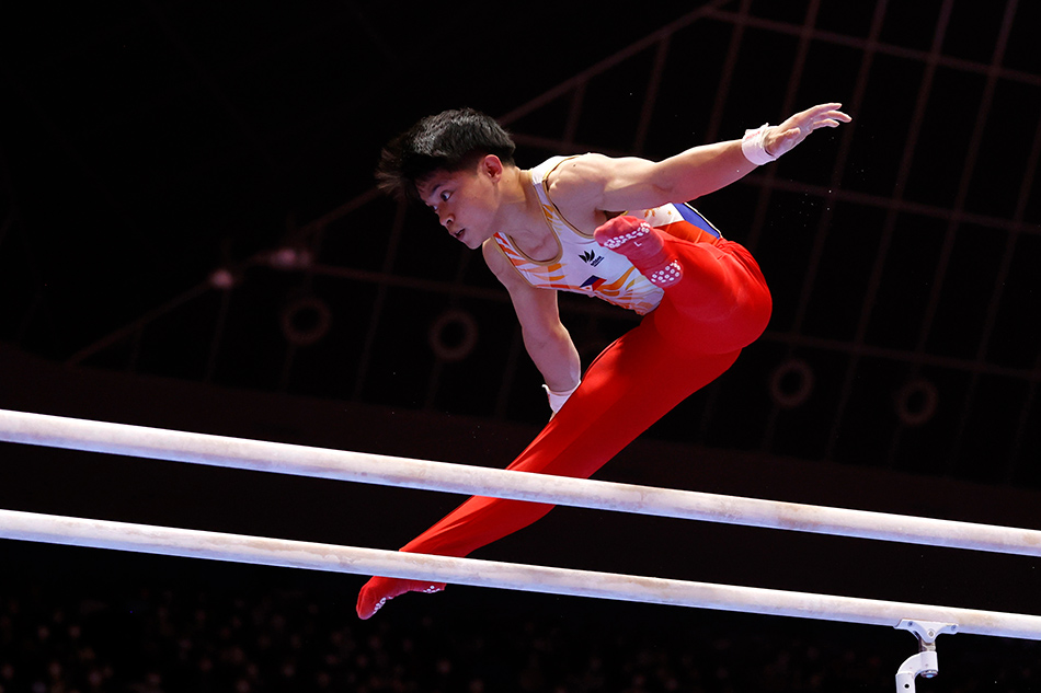 parallel bars gymnastics