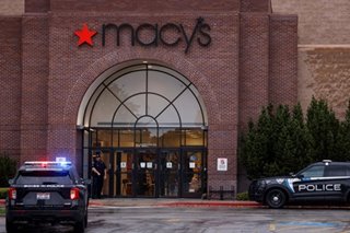 Gunman in Idaho shopping mall shooting spree dies