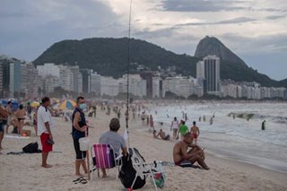 Rio de Janeiro lifts outdoor mask requirement
