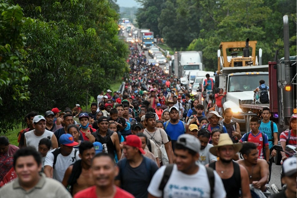 Migrants flock to U.S. border