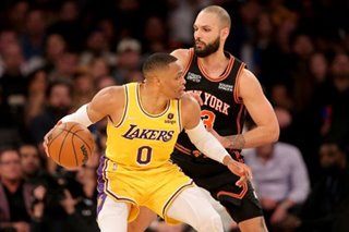 Knicks hold off short-handed Lakers