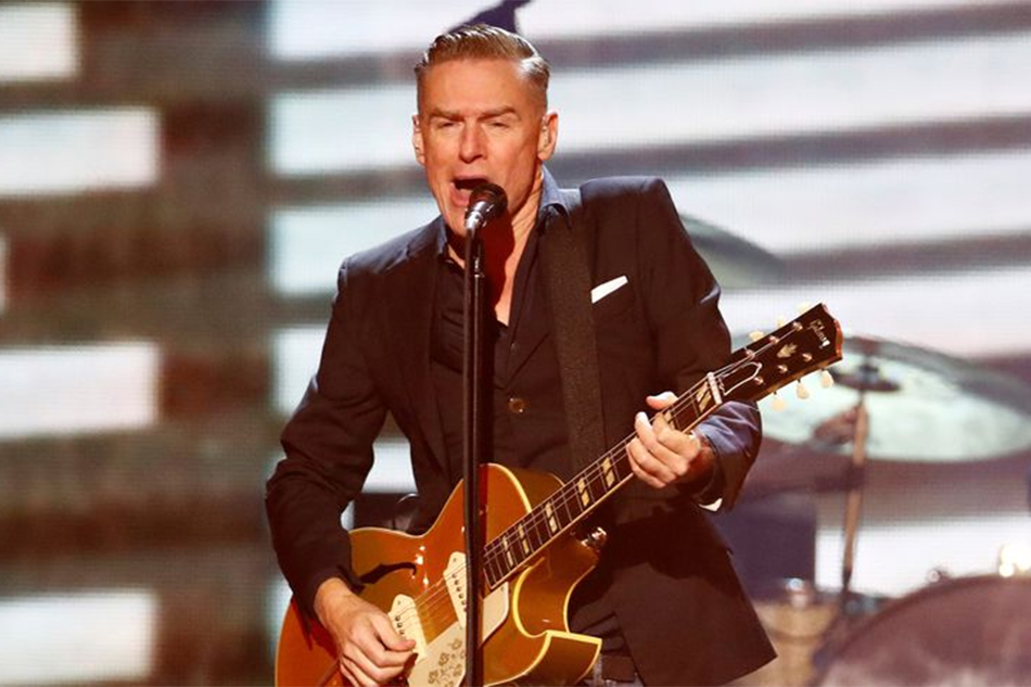 Singer Bryan Adams performs during the closing ceremony for the Invictus Games in Toronto, Ontario, Canada September 30, 2017. REUTERS/Mark Blinch/File Photo