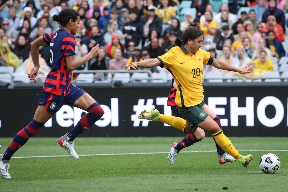 Australia's Sam Kerr kicks for goal during the women football match between Australia and US at Stadium Australia in Sydney on November 27, 2021. David Gray, AFP
