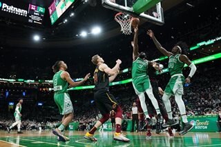 NBA: Celtics snap Cavaliers' six-game win streak