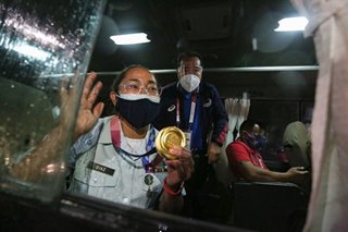Matapos ang Olympic gold, dapat na bang magpahinga si Hidilyn sa weightlifting?