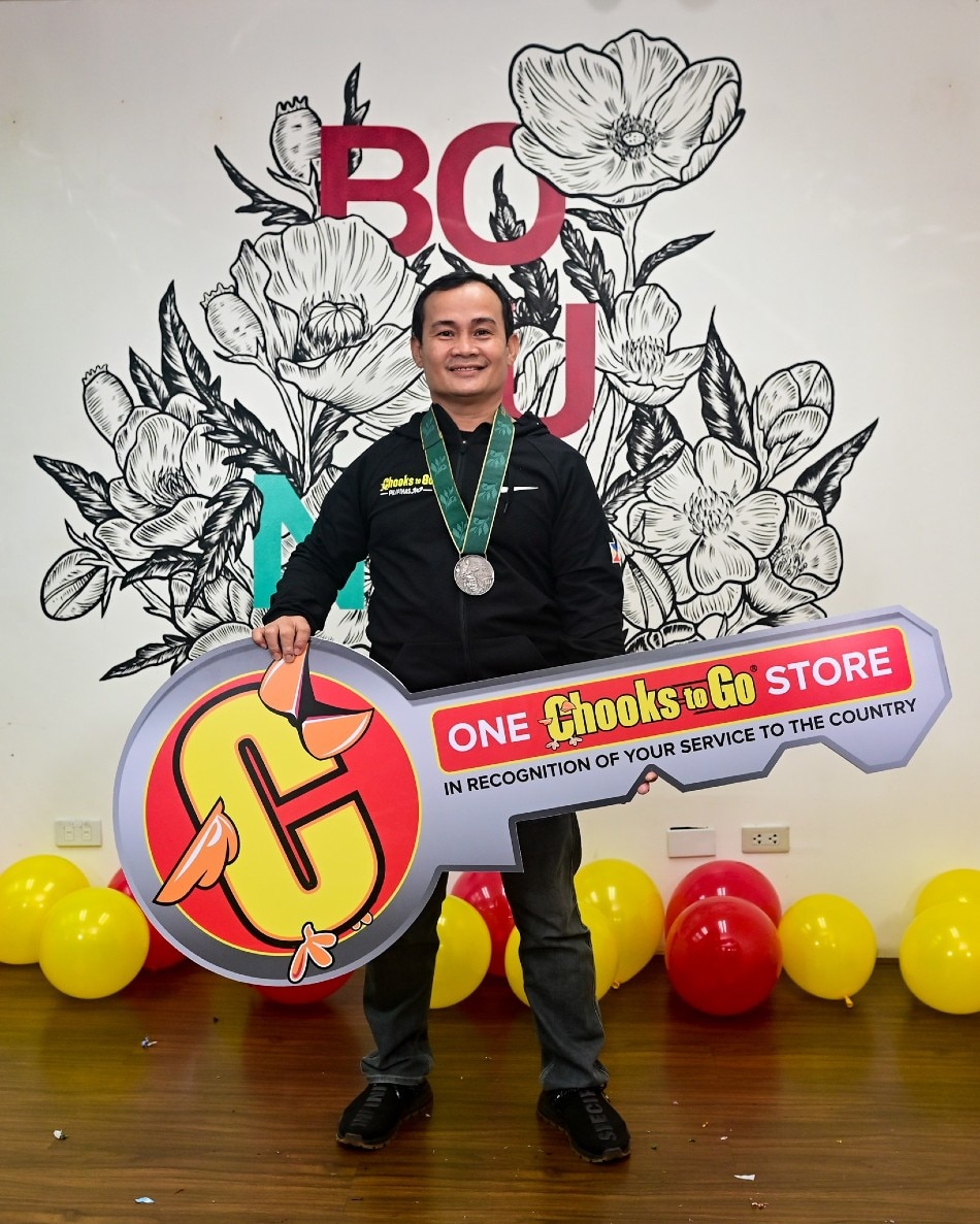 Onyok Velasco gifted with roast-chicken store, cash for 1996 Olympics feat