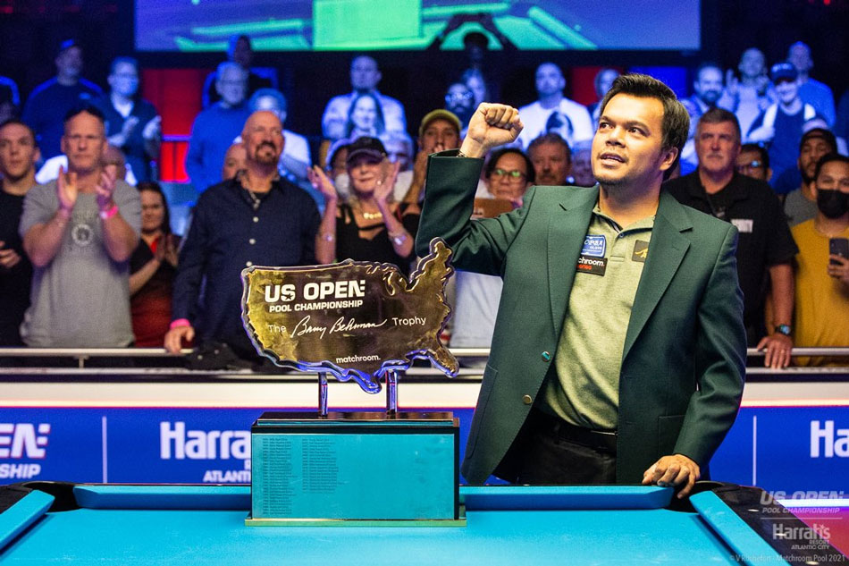 Carlo Biado wears the green jacket after winning the 2021 U.S. Open Pool Championship. Photo courtesy of Matchroom Pool.