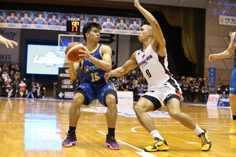 Brothers Kiefer and Thirdy Ravena split their weekend series at the Shiga Prefecture. (c) B.LEAGUE 