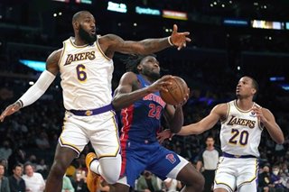 NBA: LeBron James scores 33 to lead Lakers past Pistons