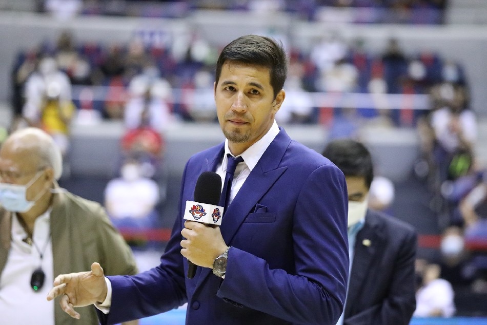 Marc Pingris grew emotional as he thanked those who played a role in his basketball journey. PBA Media Bureau.