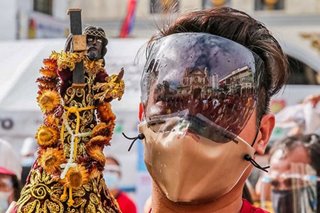Dala ang dasal at face mask, mga deboto dagsa sa ‘new normal’ na Nazareno feast