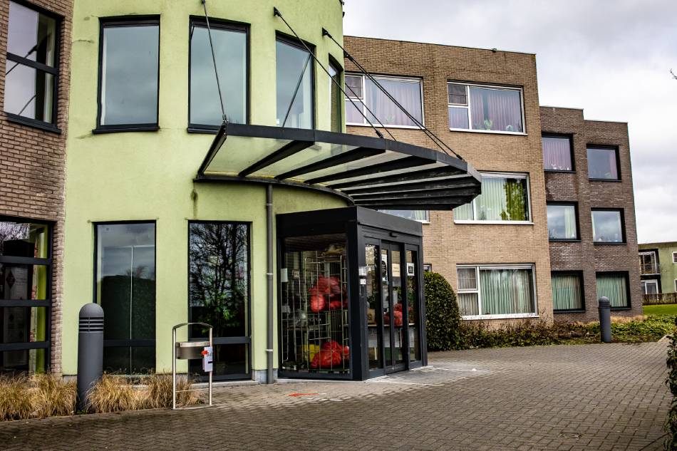 UK virus variant infects scores at Belgian retirement home 1
