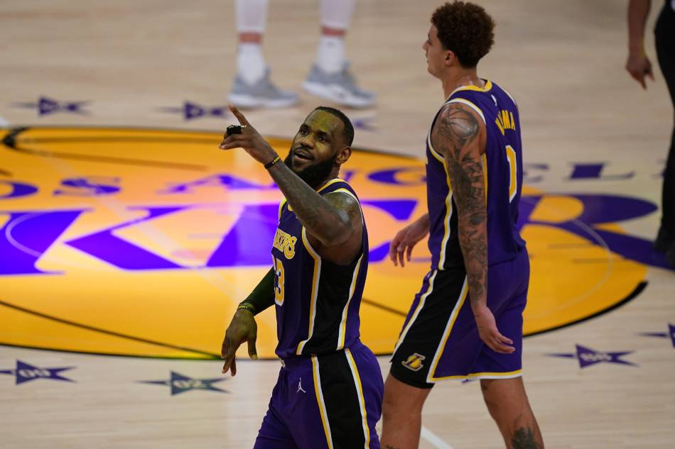NBA warns Lakers&#39; LeBron James, Kyle Kuzma over flops 1