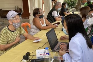 Nasa 100 senior citizens lumahok sa COVID-19 vaccine simulation sa Maynila