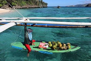 10,000 doses ng Sinovac vaccine para sa tourism workers nasa Boracay na