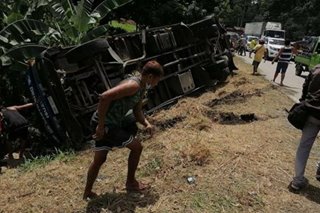 Truck nahulog sa bangin sa Davao City; 1 patay, 4 sugatan