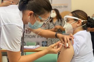 More health workers agree to be injected with Sinovac vaccine