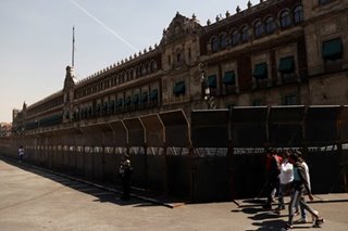 Mexico barricades presidential palace ahead of women's march