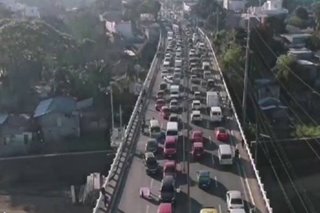 Balik-ECQ: Daloy ng trapiko bumigat sa ilang checkpoint
