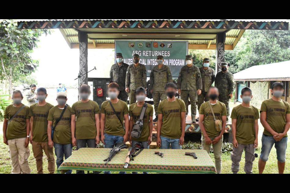 10 Abu Sayyaf Members Surrender In Sulu Military Filipino News 