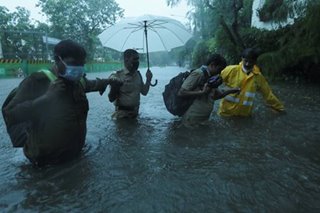 Monster cyclone heads for COVID-stricken India