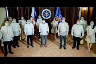 Duterte confers Order of Lapu-Lapu on heroes of PGH fire