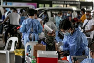 DOH: COVID-19 cases sa bansa ‘nagpa-plateau’ sa gitna ng dagdag-kaso sa Southeast Asia