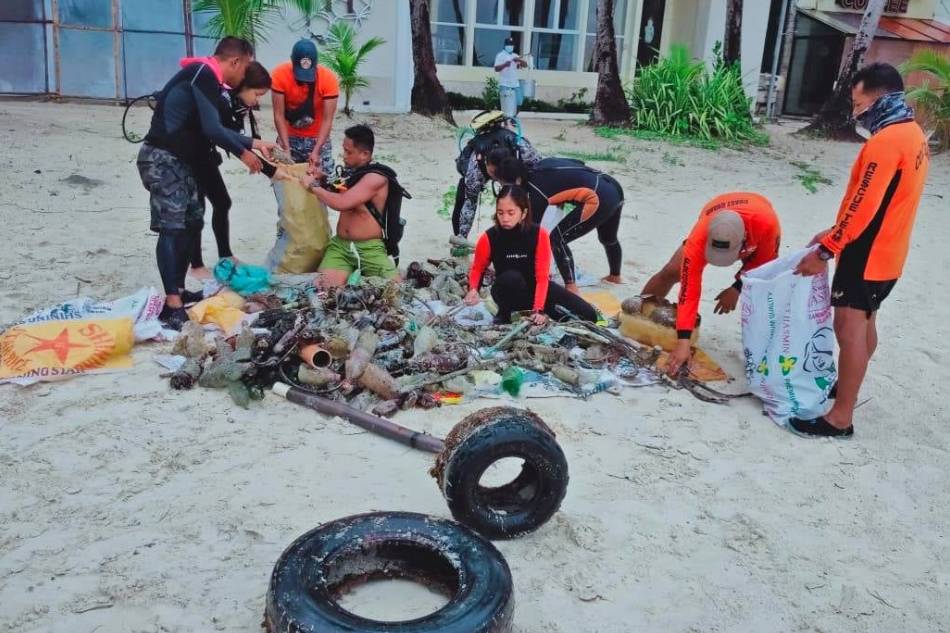 350 kilong basura nahakot sa underwater cleanup drive sa Boracay 1