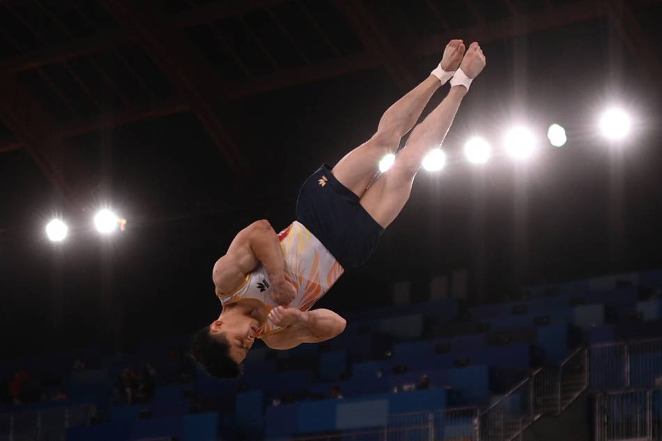 Carlos Yulo lands 4th in vault finals to narrowly miss Olympic podium ...