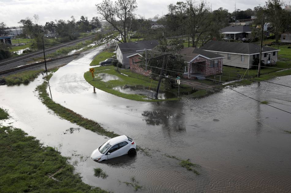Flooded streets are pictured after Hurricane Ida made landfall in Louisiana, in Kenner, Louisiana, US August 30, 2021. REUTERS/Marco Bello