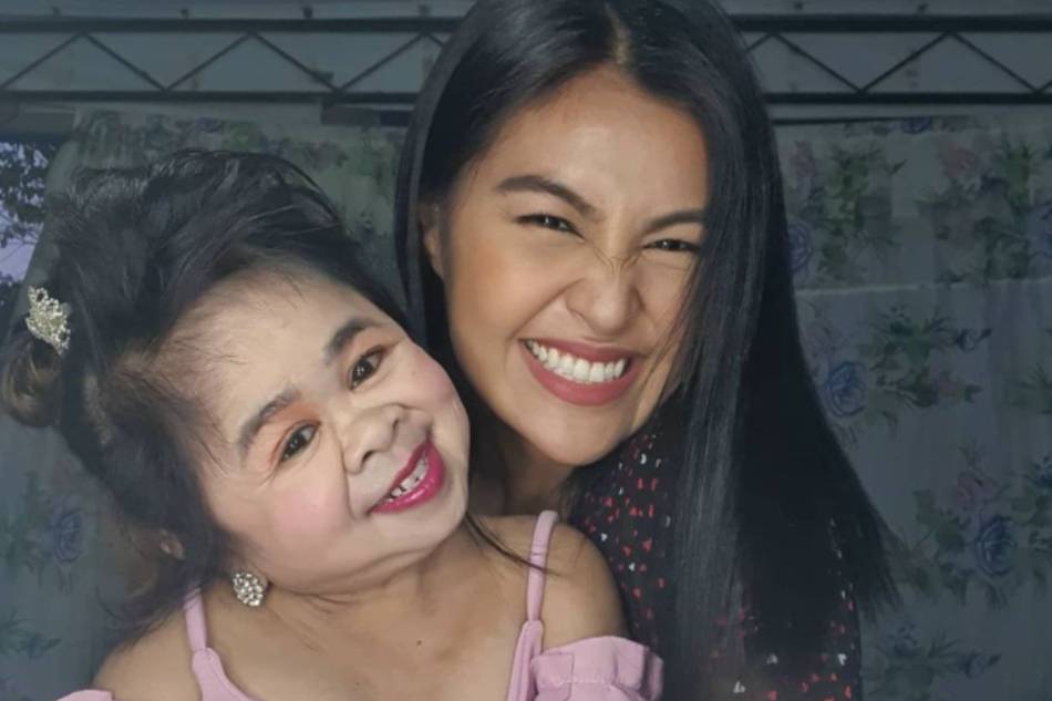 One of the photos that Winwyn Marquez (right) shared on social media as she paid tribute to the late comedienne Mahal (left). Instagram: @teresitassen