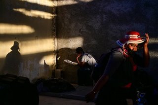 Haitian migrants arrive in shelter